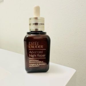 Estee Lauder Advanced Night Repair Serum
Synchronized Multi-Recovery Complex